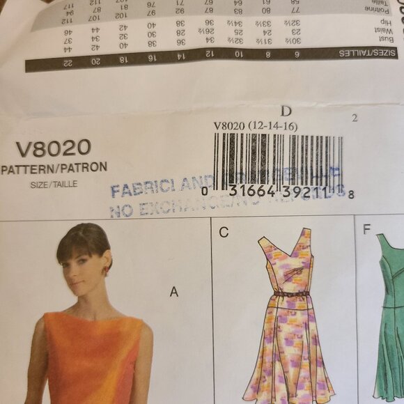 11 Vintage Vogue Patterns - Picture 2 of 16